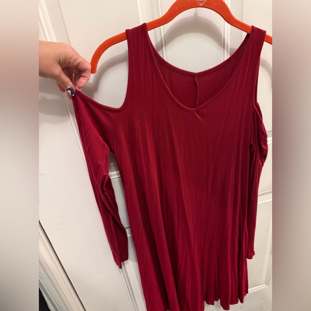 Elegant Burgundy Cold Shoulder Dress